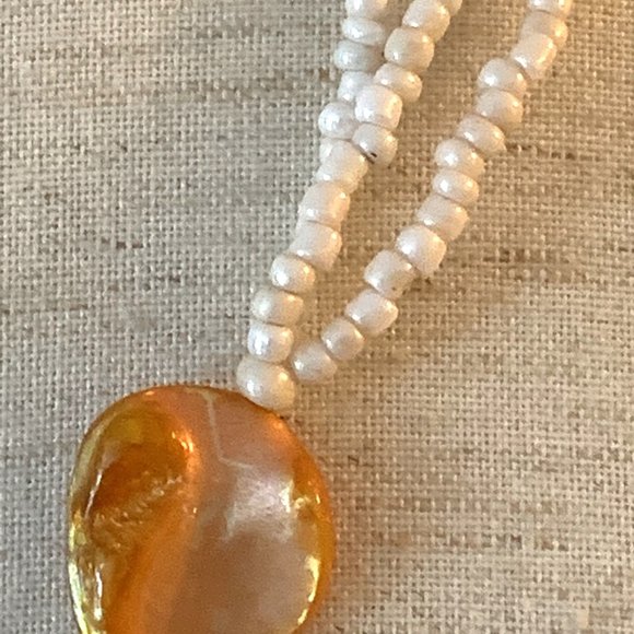 New (without tag) Layered Shell Statement Necklace - Picture 5 of 6